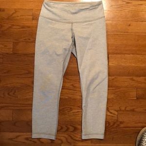 SIZE 4: Lululemon wunderunder crops